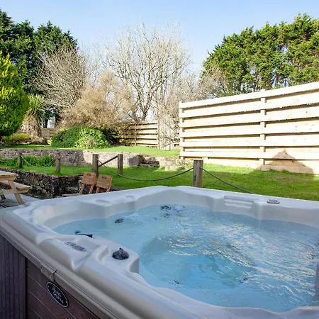 The Farm House Holiday home Porkellis