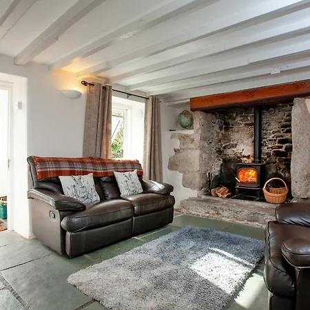 Holiday home The Farm House Porkellis